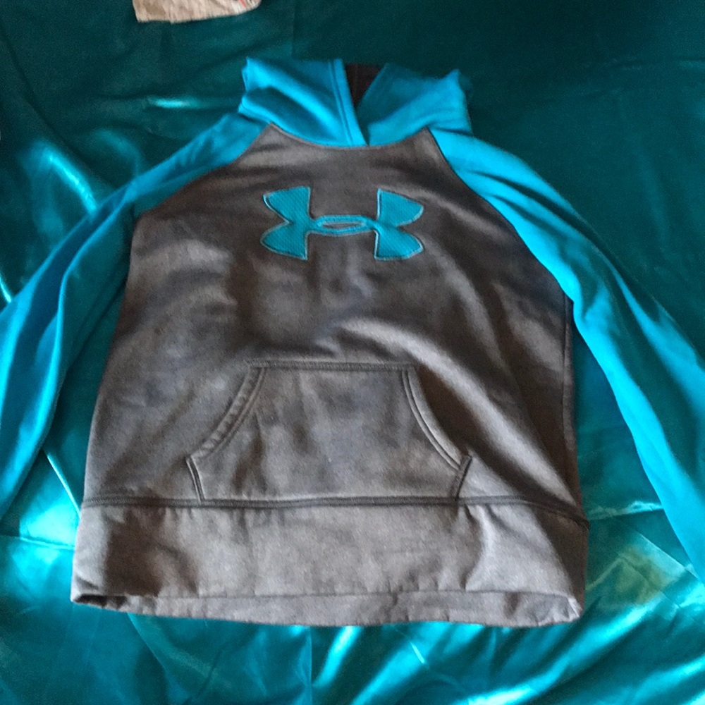 Youth Under Armour sweatshirt